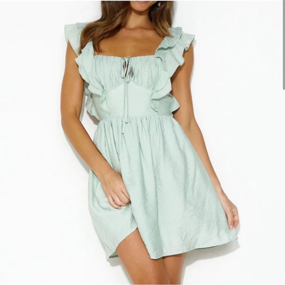 Hello Molly Dresses & Skirts - Hello Molly Green Ruffled Tie Front Sundress